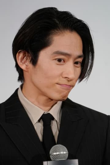 三宅健＆やす子「SNSでバズったコンビニレシピは美味しいのか？」検証⇨ファミチキ×ホットケーキに「絶対ウマい」