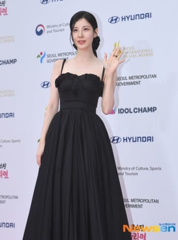【PHOTO】少女時代 ソヒョン＆2PM テギョンら「ソウルドラマアワード2025」レッドカーペットに登場（動画あり）