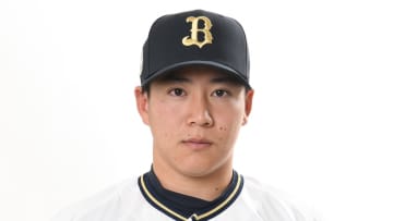 155キロ直球が左手首に直撃　オリックス・来田涼斗が痛みでグラウンドにかがみ込む　スタンド一時騒然