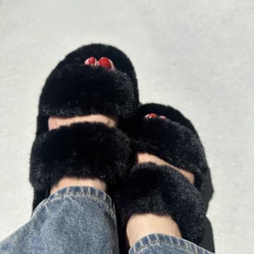 まさに今、履きたい！【しまむら】SNSで話題沸騰中♡「こなれファーサンダル」