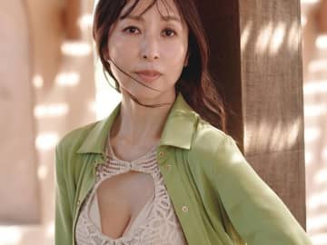 56歳かとうれいこ、『FRIDAY』表紙の最高齢記録更新！「何も言わず、買ってください」27年ぶり写真集発売も