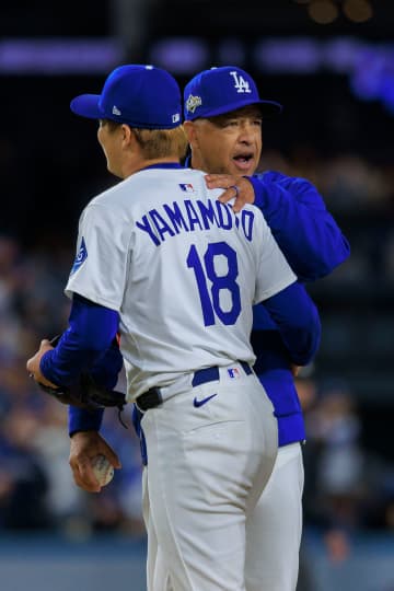 ドジャース、大谷の猛打と山本の好投で地区優勝も…ロバーツ監督の不安定な試合運びに「ブーイング」やまず