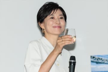 15年ぶり映画出演の菊川怜、日本酒片手にトークショー「ちょっと酔ってます」「何を言ってるのかだんだん分からなくなってきました」