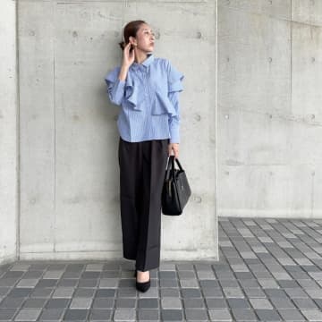 画像でわかる！ ブラウス×黒パンツのコーデ14選｜おしゃれな組み合わせまとめ