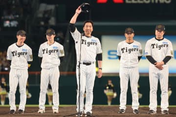 【阪神】藤川監督「参ったね」　最終戦セレモニーに彩り添えた佐藤輝明と村上頌樹にニヤリ