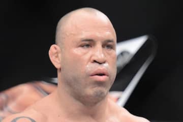 ヴァンダレイ・シウバ　失格後の大乱闘で失神流血　救急搬送退院も「めまいと頭痛が治らない」