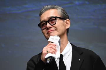 渡部篤郎 漢泣き「感慨深いものがありました」長年の仲間・佐藤二朗との共演に感極まる 撮影前に電話も 映画『爆弾』