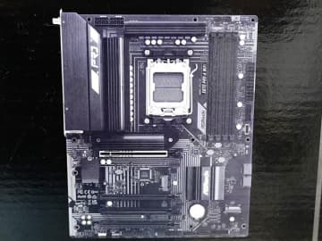 ASRockのRyzen 9000マザー「X870 Pro-A WiFi」が発売