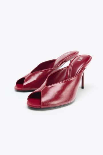 【ZARAのボルドー】が40・50代におすすめ！ コーデ格上げ♡「上品シューズ」