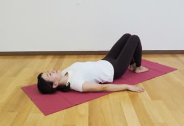 【ツライ肩こりに効く】気持ち良くゆるめるだけ！簡単「朝のストレッチ」