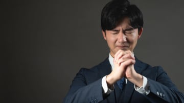 「給料を上げるから辞めないでくれ」は罠か？一度辞意を伝えた〈35歳以上社員〉に待ち受ける「キャリア停滞」の末路