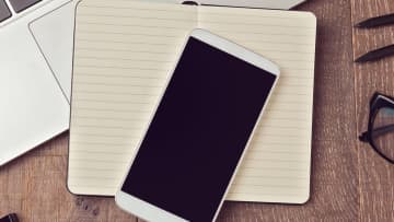 スマホ依存のカギは“紙の手帳”!? 中高生調査で明らかになった効果とは