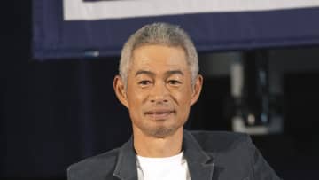 イチロー、引退後にマリナーズの紅白戦に出場しファン驚がく　おちゃめな“愛弟子ポーズ”も披露「観れる人羨ましい」
