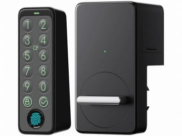 スマートロックや屋外用カメラ、ロボット掃除機など、SwitchBotのスマートIoT機器がAmazonでセール中！　指紋認証解錠が可能な「ロック＋指紋認証パッド」が1万4980円など