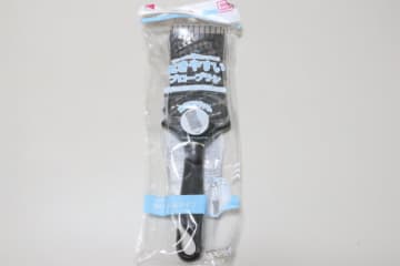 ダイソーで買ったら生活が変わった！ロフトで買ったら1000円はしそう！穴がポイントのブラシ