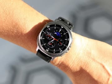 睡眠スコアが突然「99点」に　サムスン「Galaxy Watch」でナゾ現象の報告相次ぐ