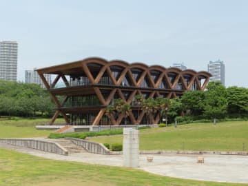 「横浜ティンバーワーフ」10月17日開業。みなとみらい臨港パーク内、生ドーナツ専門店/ベーカリーカフェも出店