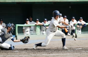 ＜高校野球＞埼玉県大会、ベスト4決定　春日部共栄に勝利した花咲徳栄が2大会ぶり　浦和学院も進出　あす4日、準決勝へ