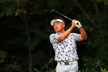 岩本高志と横田真一が首位で最終日へ　宮本勝昌は1差3位
