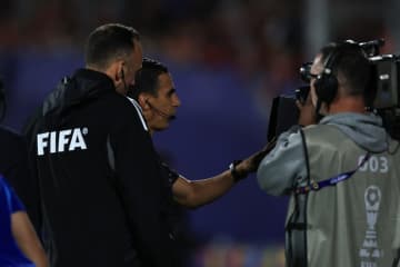 U-20W杯で話題の『FVS』は『VAR』とどう違う？　リクエスト方式＆コスト削減がサッカー界に“変革”をもたらすか