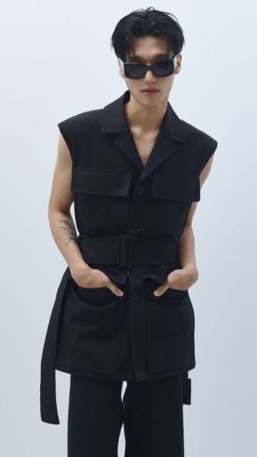 ATEEZ・ウヨン、オールブラックコーデで視線を独占！パリで輝く“ワールドクラス”の風格