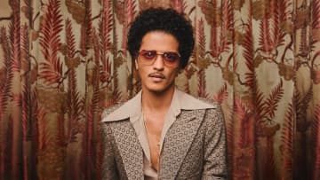 ブルーノ・マーズ、Bruno Mars Fireworks Show 2025 チケットの一般発売がスタート！「ブルーノ・マーズ花火」限定オフィシャルグッズの詳細が解禁！