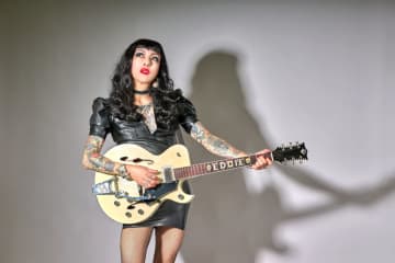 MAD3活動休止直前にCaramel’s Guitar KitchenによるEDDIEモデル「VINZELLA」登場