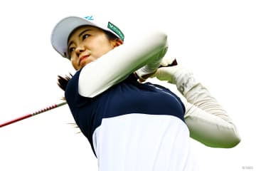 堀琴音が単独首位 15歳アマ廣吉優梨菜ら2打差 日本女子オープン史上最少カットライン記録も