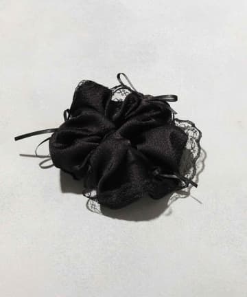 髪をサッと結ぶだけ！【3COINS】オシャレ見え100点♡「爆かわシュシュ」