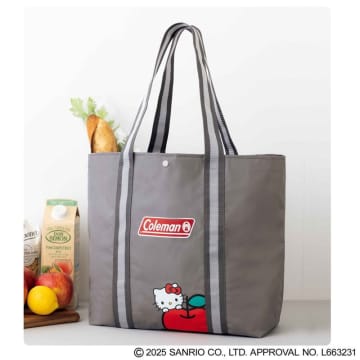 InRed 12月号、付録はコールマン×ハローキティの大容量トートバッグ。りんごとロゴの赤がポイント！