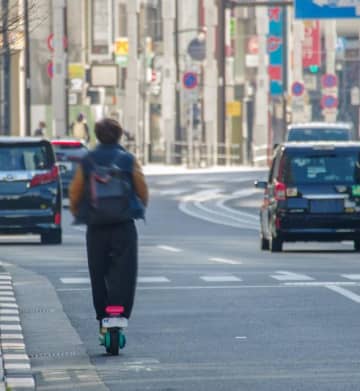 「電動キックボード」うっかり違反で罰則も!? 公道を走る前に知っておきたい「3つの注意点」とは？