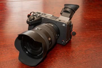 【レビュー】ソニー「FX2」を取材で使ってみた。動画撮影メインなら“写真も撮れる”お手軽カメラ