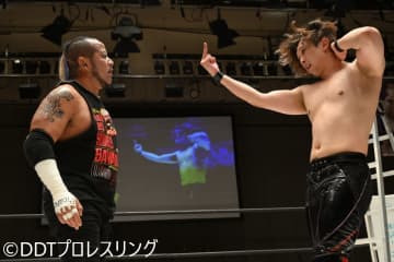 岡谷英樹がハードコアマッチで葛西純に惜敗！「久々にハードコアでたぎったよ。次はおまえに中指立てさせてやる」