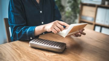 通帳は私が管理します…45歳銀行員の長女が73歳父に宣言。「年寄り扱いするな！」と怒鳴る父に娘が告げた“衝撃の事実”【CFPの助言】