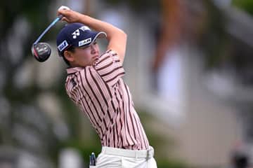 日本勢ワンツーで最終日へ　岩井明愛が首位、勝みなみが1差2位