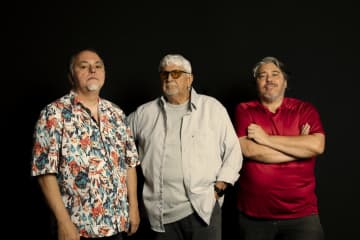 アジムス、9年ぶりの新作『Marca Passo』を引っ提げたジャパン・ツアー開催