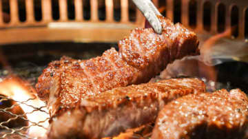 【神安】A5ランク黒毛和牛が「全品半額」はヤバい…!! 焼肉店の1周年フェアがお得のレベルを超えてる…!!