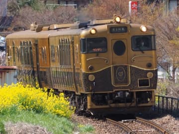 究極のサプライズ！1組限定、深夜の博多駅と「或る列車」を丸ごと貸切ろう