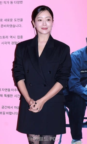 女優キム・ヒソン、本日（2日）母親が死去…悲しみの中で遺体安置所を守る