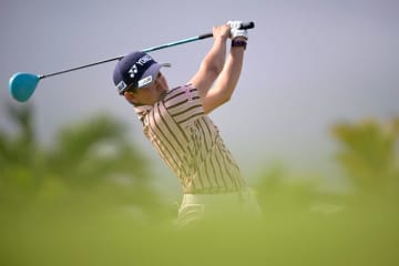 ツアー2勝目へ岩井明愛が単独首位に浮上　最終日は勝みなみと同組「楽しみです」