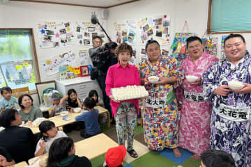 小林幸子、新米30キロで作ったおにぎりを持って子ども食堂に登場…母親たち歓喜も子どもたちはポカン顔