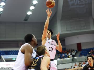 三遠が大阪とのハイスコアゲームを制し今季初戦白星…吉井らを筆頭に高確率で3点弾をヒット