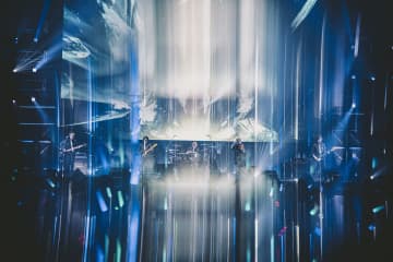THE PRIMALS、初の武道館公演！ロックの聖地に立った5人と光の戦士の物語は続いていく【ライブレポート】