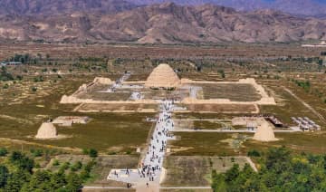 大型連休、世界遺産の西夏陵が人気　中国寧夏回族自治区