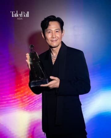 イ・ジョンジェ、韓国人初の快挙！「Chaplin Award」で受賞“アジアの映画人の一人として努力する”