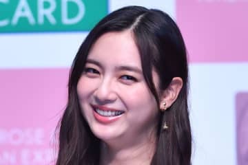 新川優愛　ロケバス夫の連絡先ゲットしたテクニックに共演者絶句「まあまあ怖い話…」