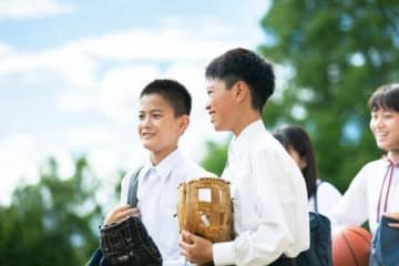 2歳で夫婦に迎え入れられた子どもは中学生に。小学校時代には自分の生い立ちを、自らの意思で友だちに公表！【里親・里子体験談】