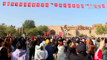 中国新疆カシュガル　国慶節・中秋節連休初日の観光客25万人超す