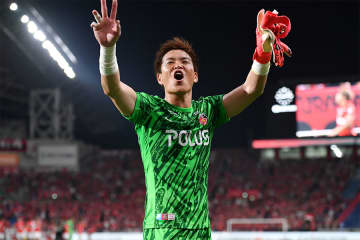 西川周作が完璧PKストップ「余裕を持ちながら」　無失点で勝利の立役者に「サポーターからも結果が全てだって」