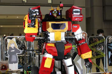 ものづくりの祭典「Maker Faire Tokyo 2025」ビッグサイトで開催。ロボや自作基板、自作SSDに謎デバイスまで